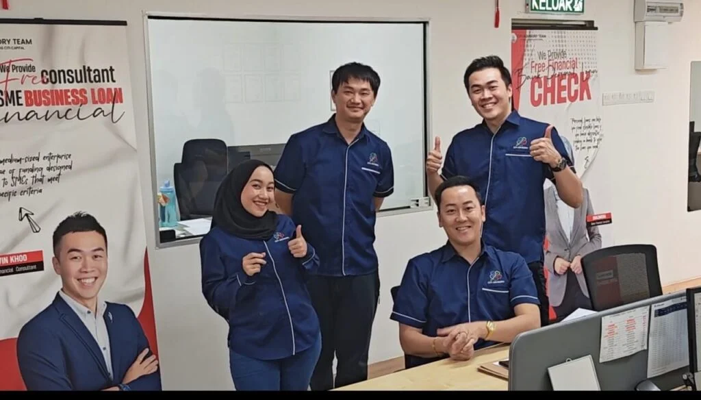The Citi Harta Tanah and Citi Advisory team together at the office