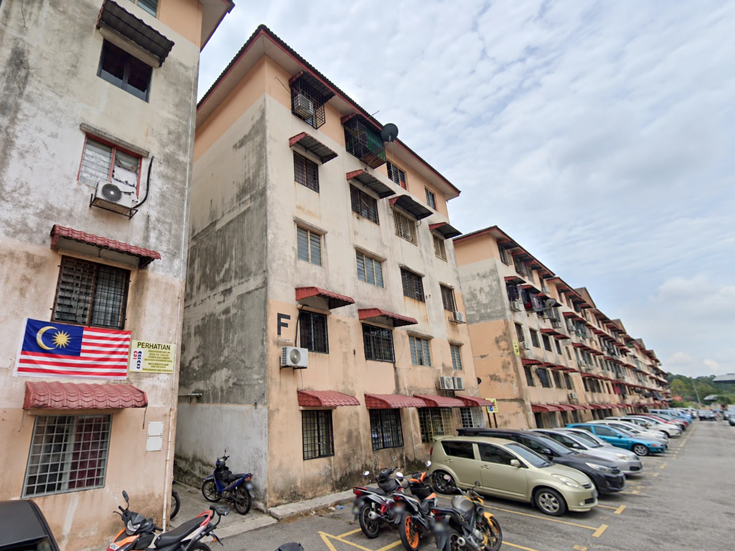 Apartment Idaman, Jalan PJU 10/1, Damansara Damai — property photo 1