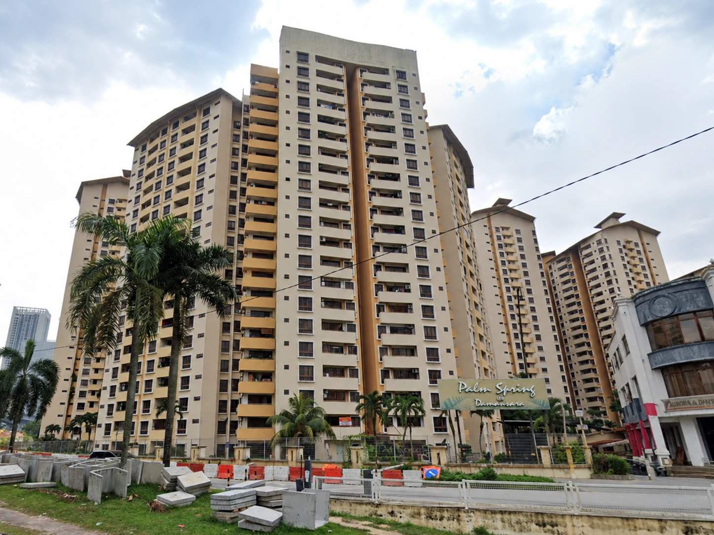 Palm Spring, Damansara — property photo 1