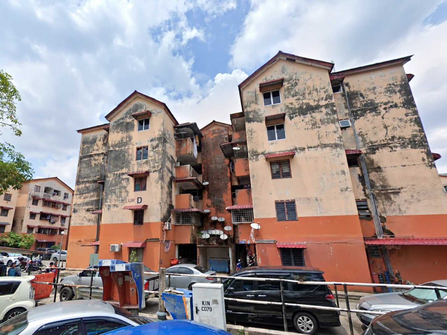 Melur Apartment, Taman Bukit Kinrara — property photo 1