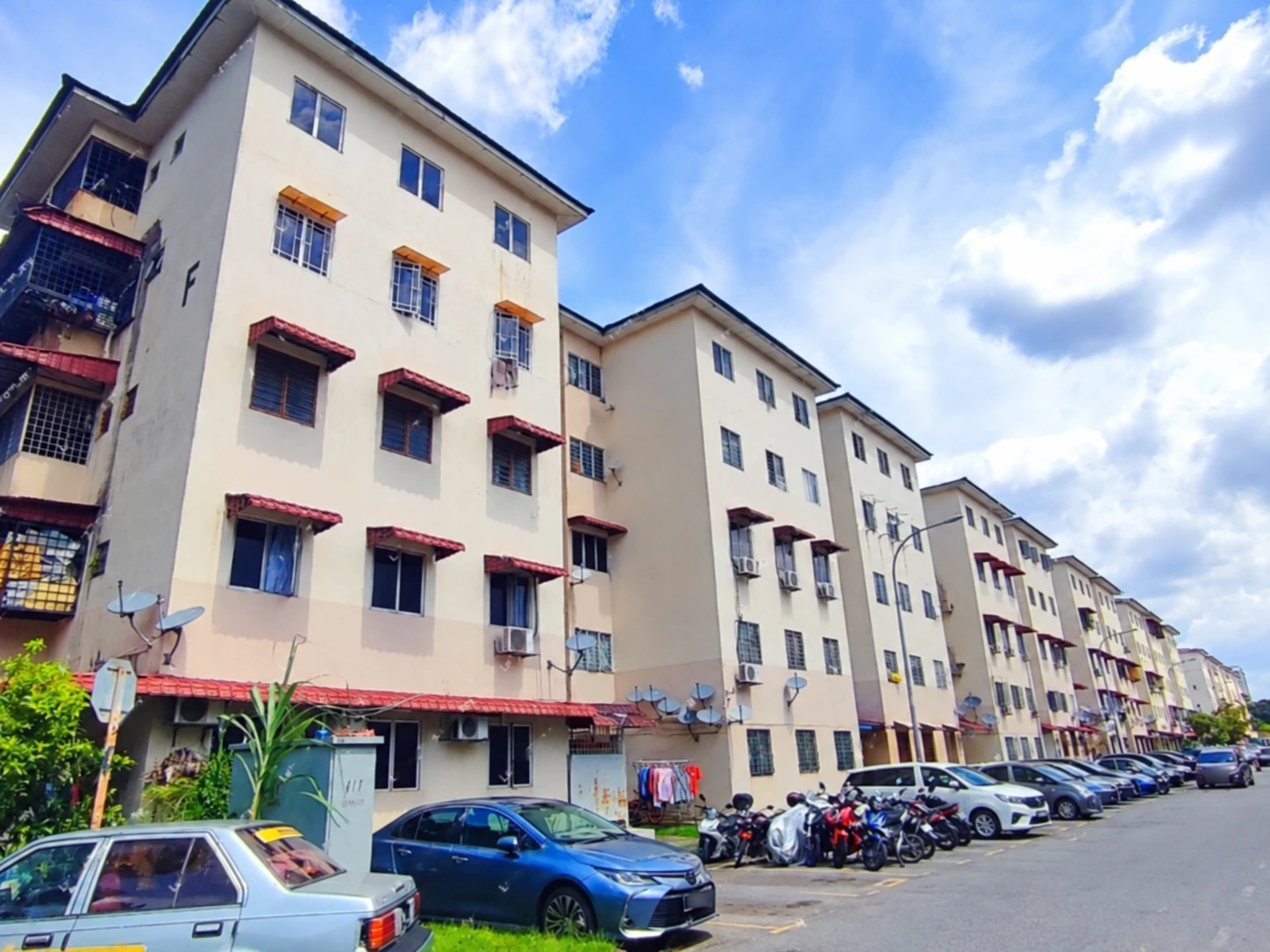 Puchong Utama Court, Puchong — property photo 1