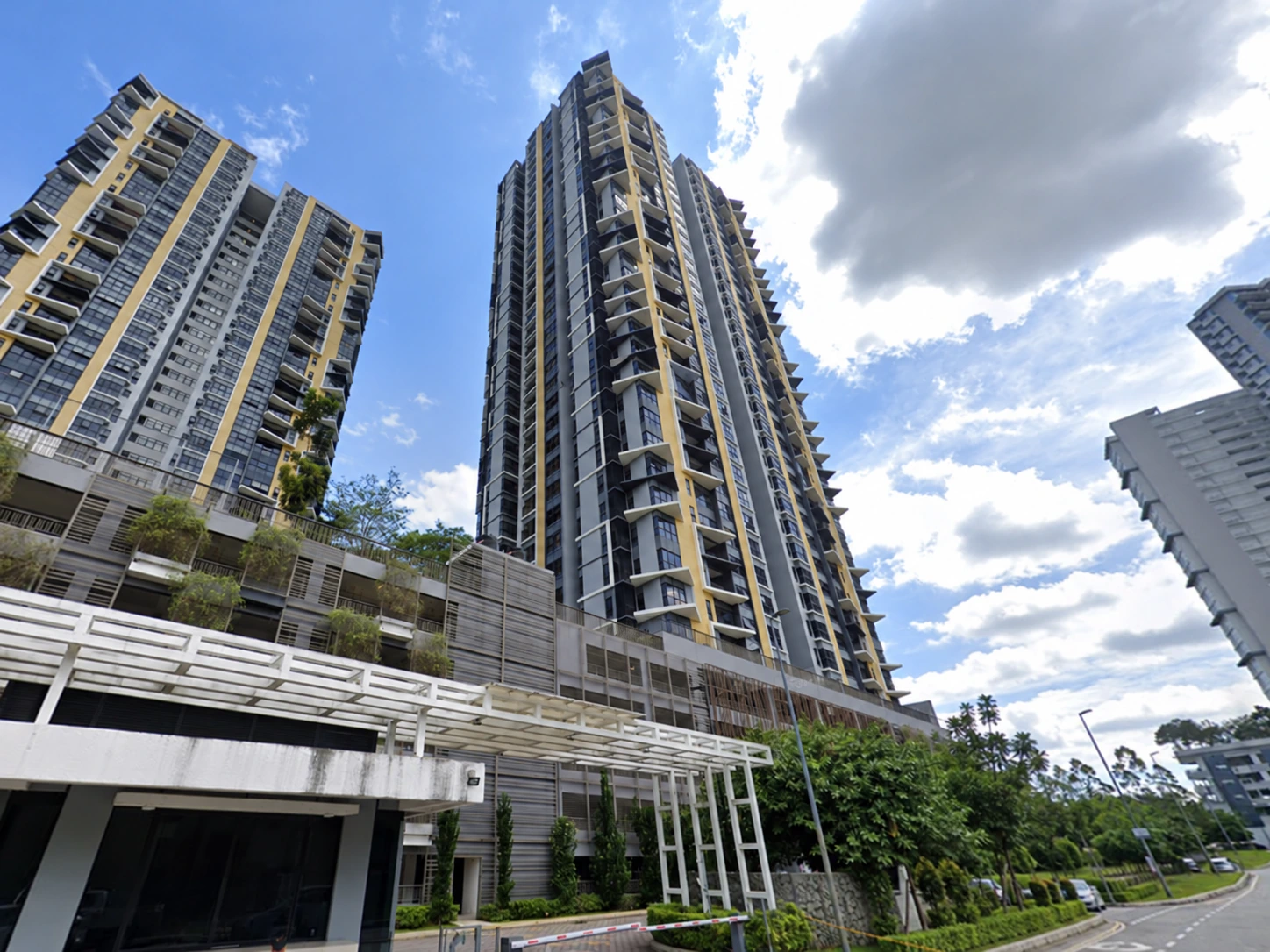 Pavilion, Jalan Puteri 7/13 — property photo 1
