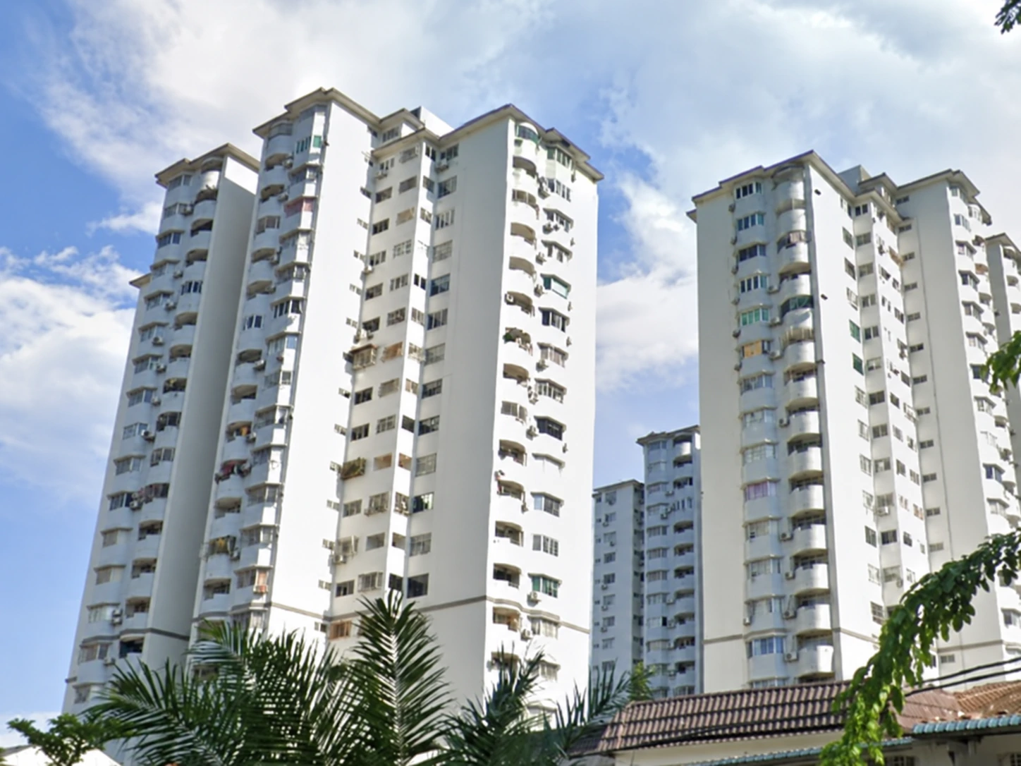 Pertiwi Indah Apartment — property photo 1