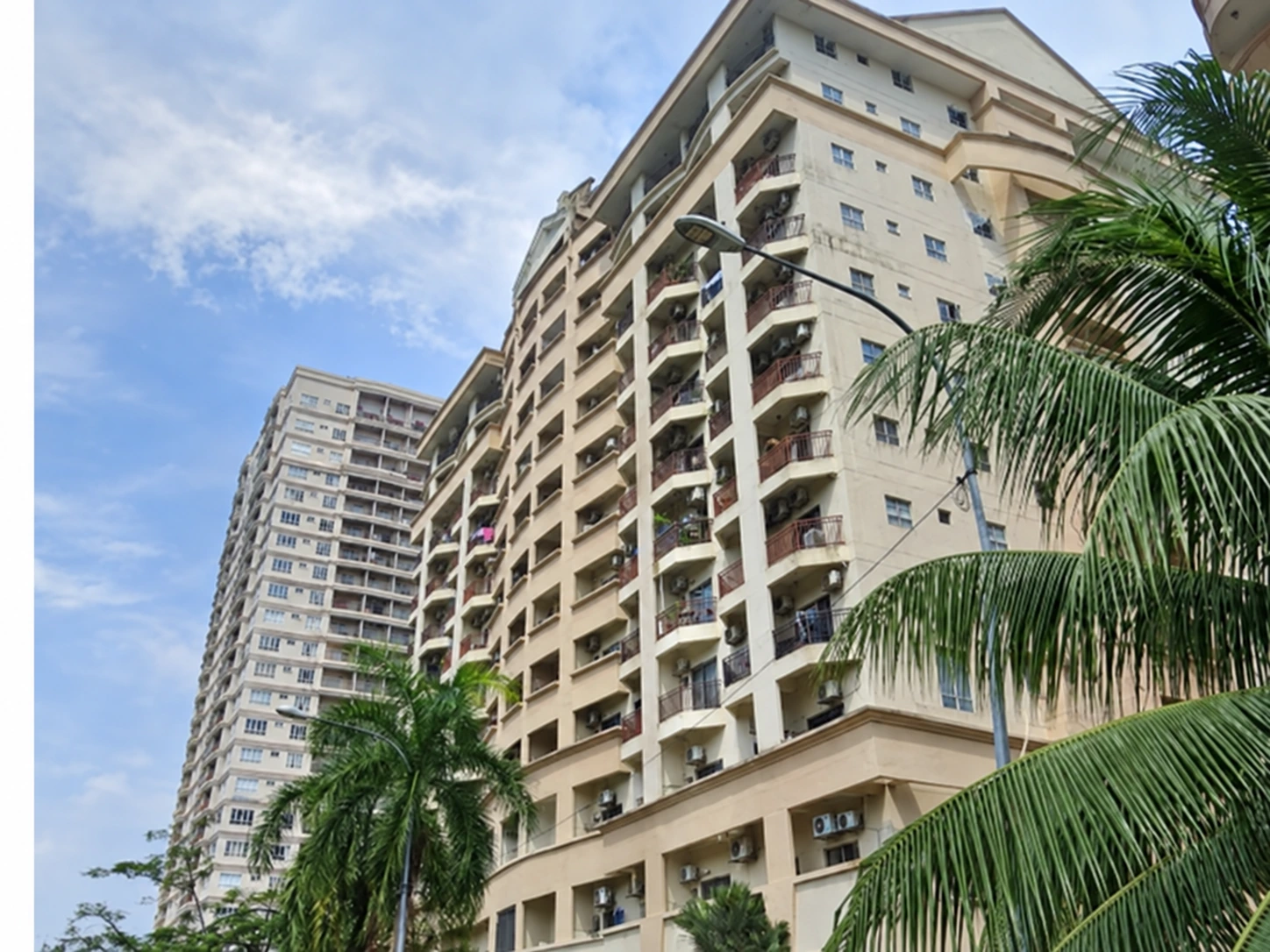 Mayfair Service Apartment — property photo 1