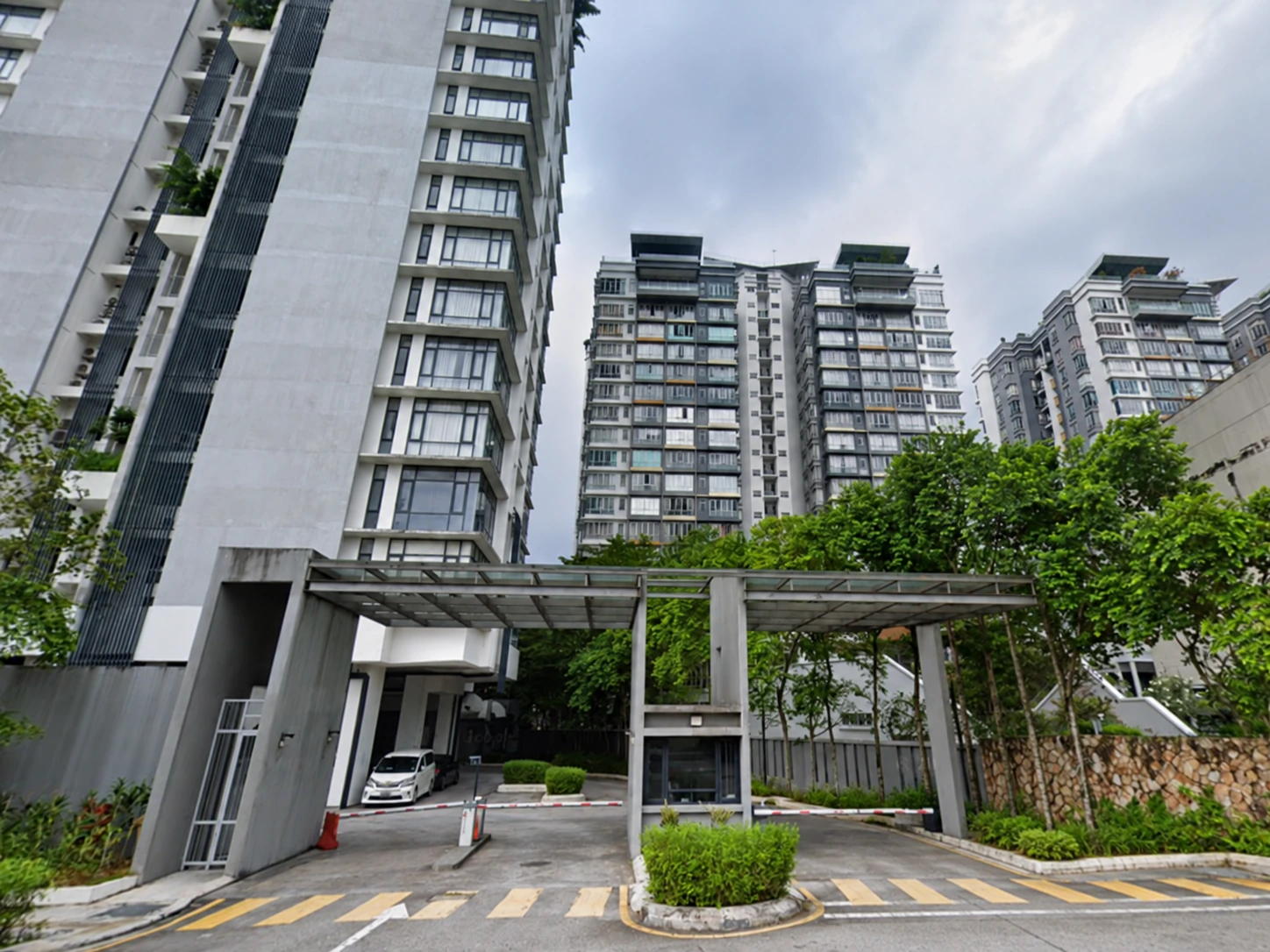 Menjalara 18 Residences — property photo 1