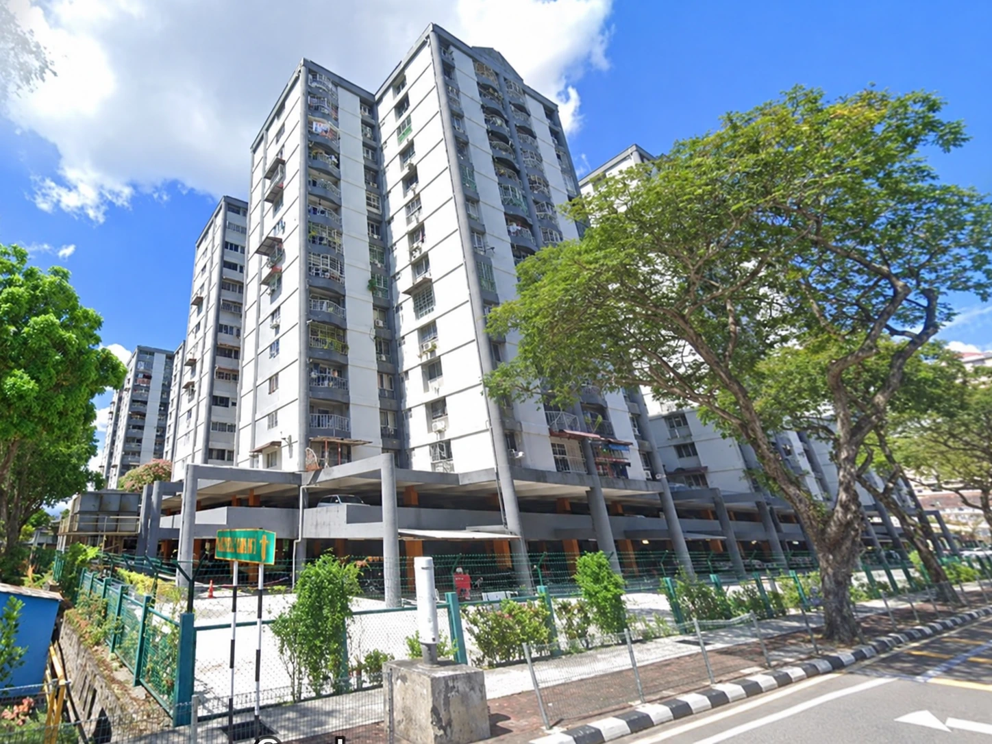 Grandeur Tower — property photo 1