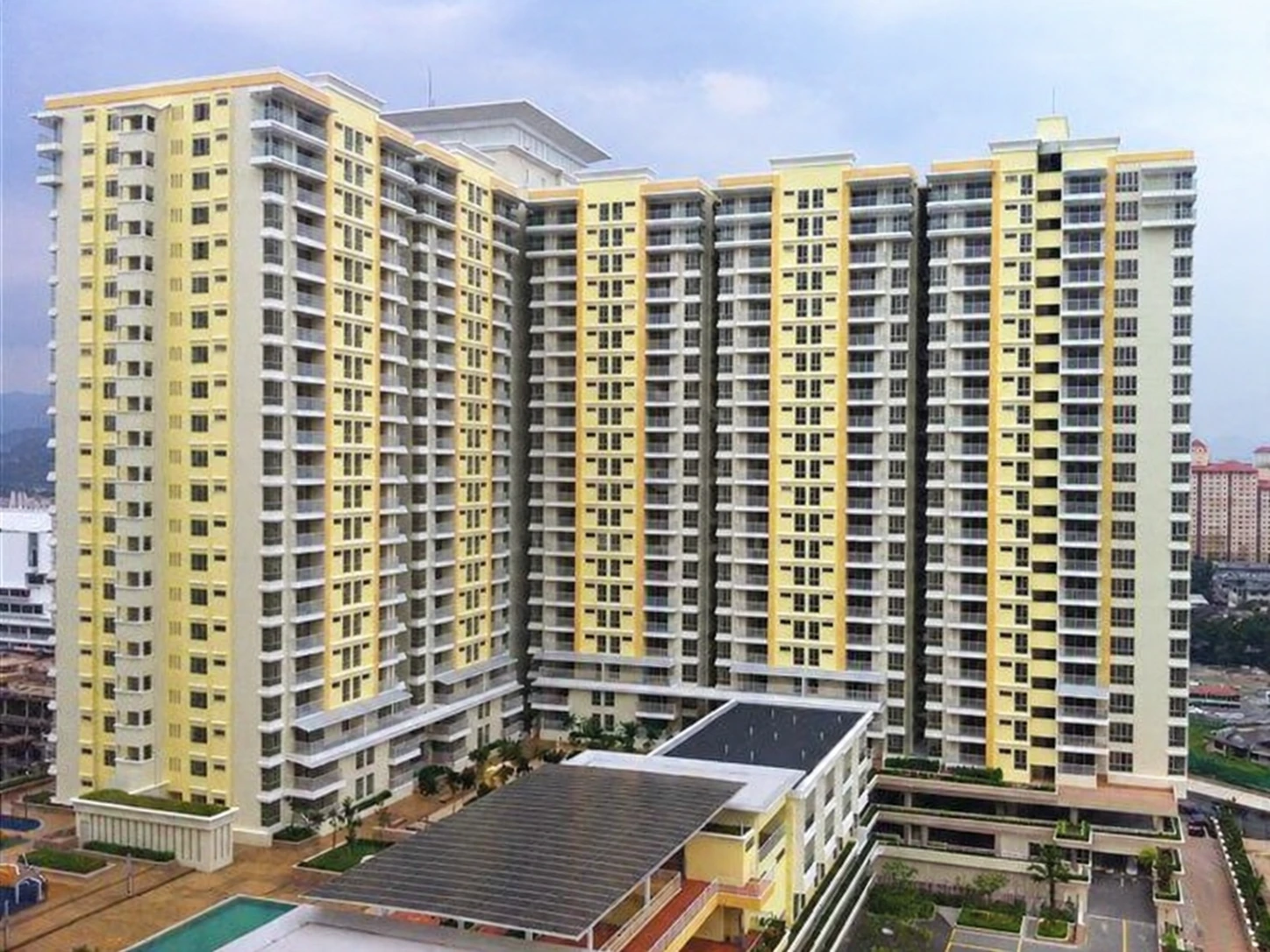 PV 15 Platinum Lake Condominium — property photo 1