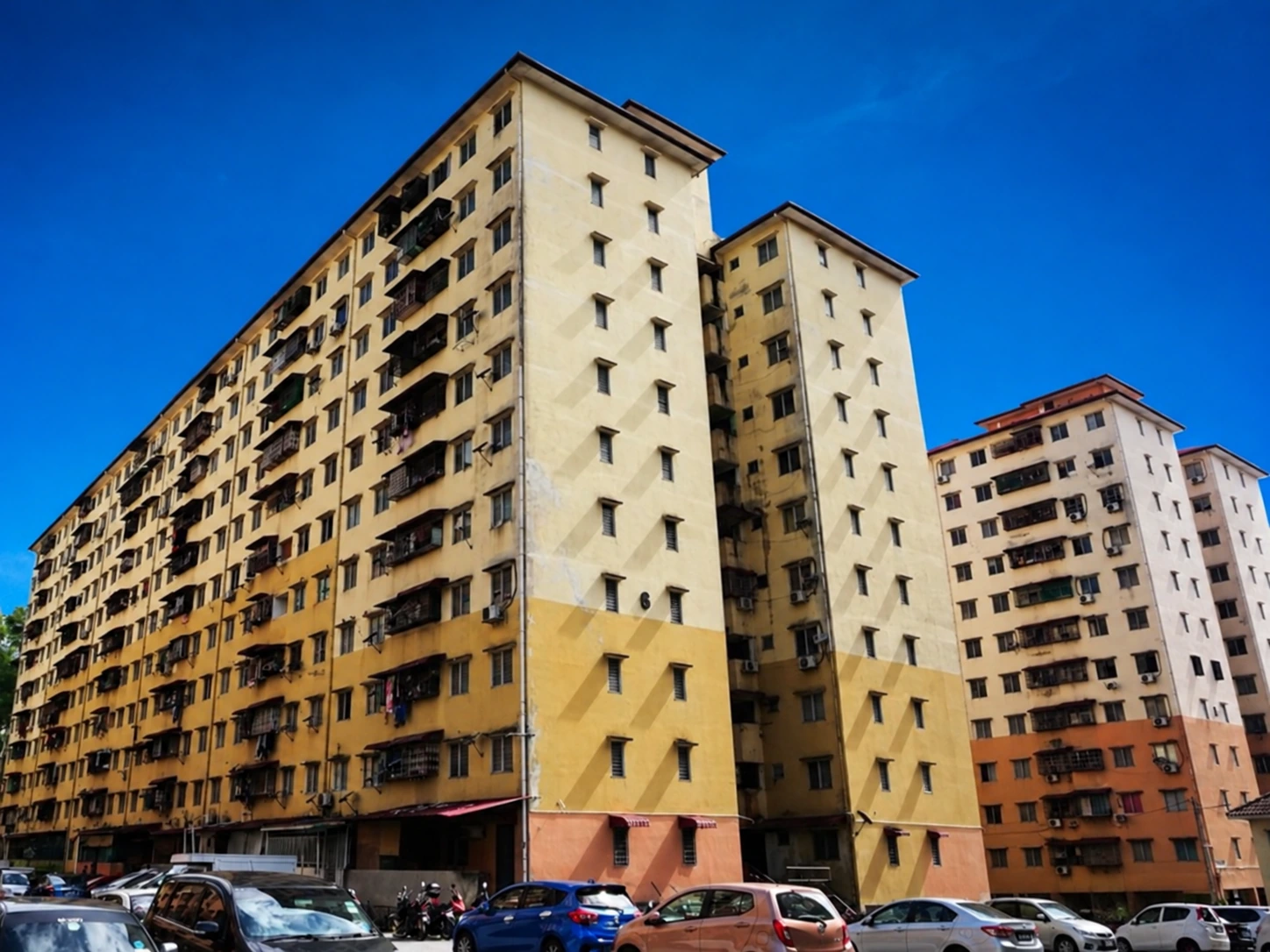 Aman Puri Apartment — property photo 1