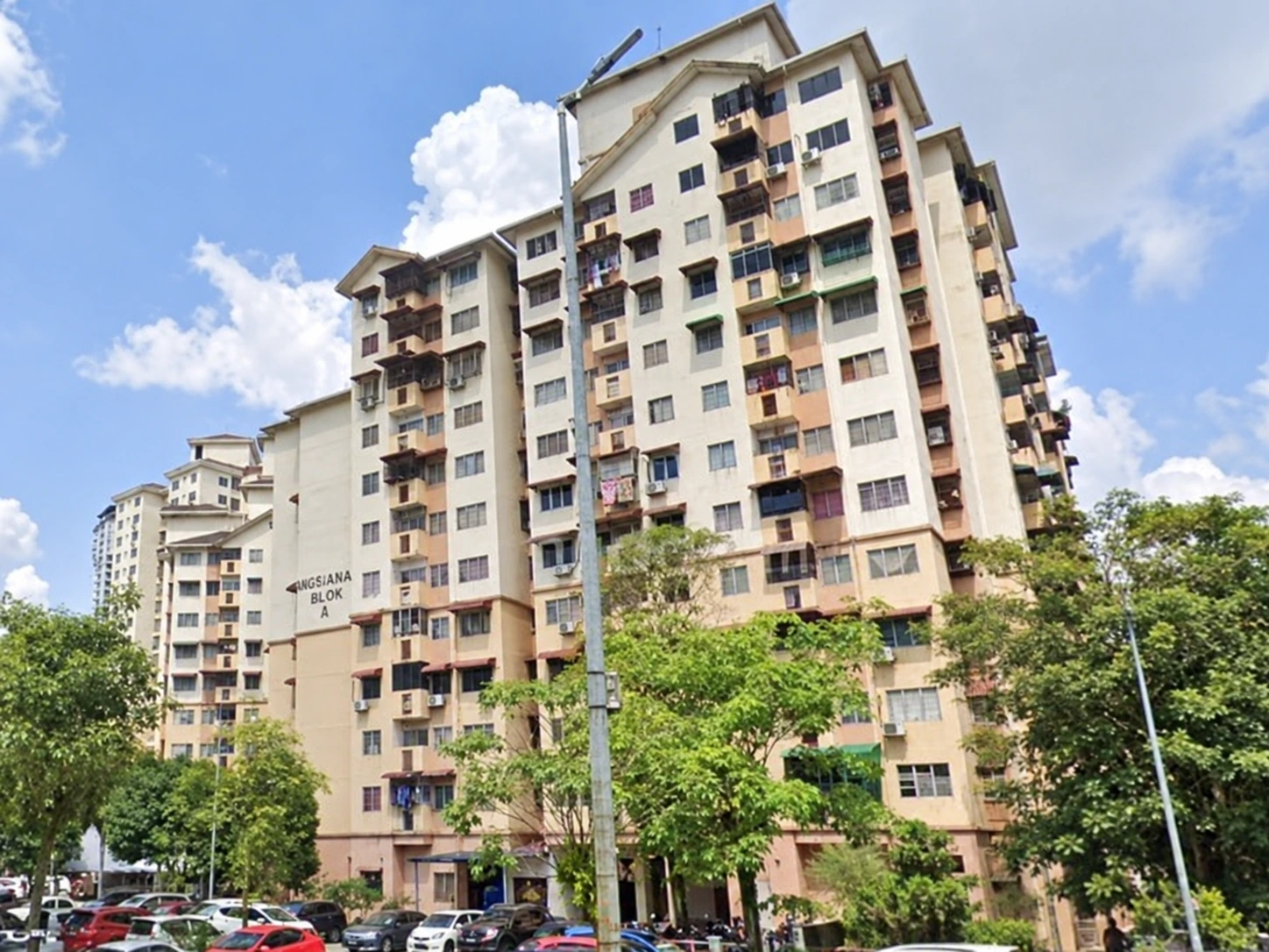 Mutiara Apartment — property photo 1