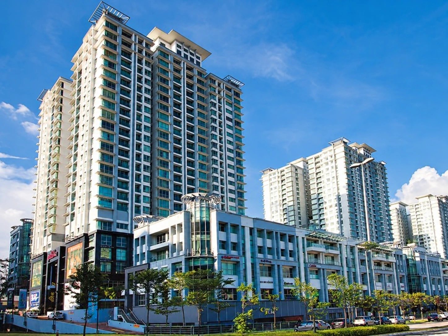 Solaris Dutamas — property photo 1