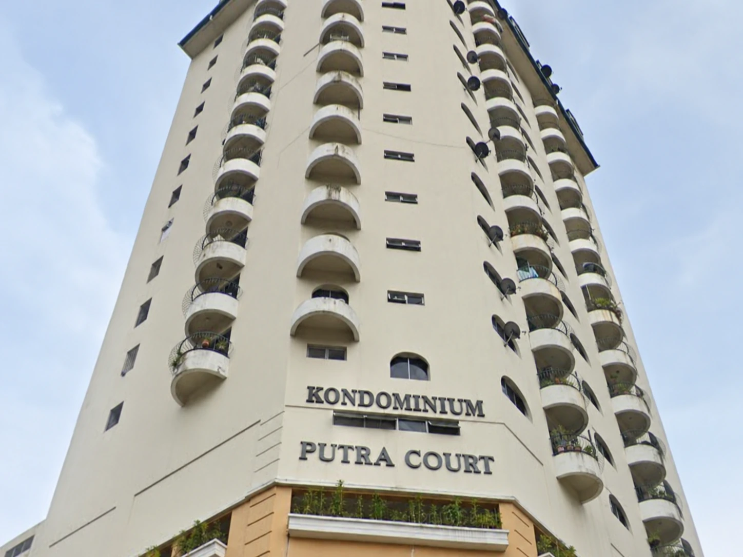 Putra Court — property photo 1