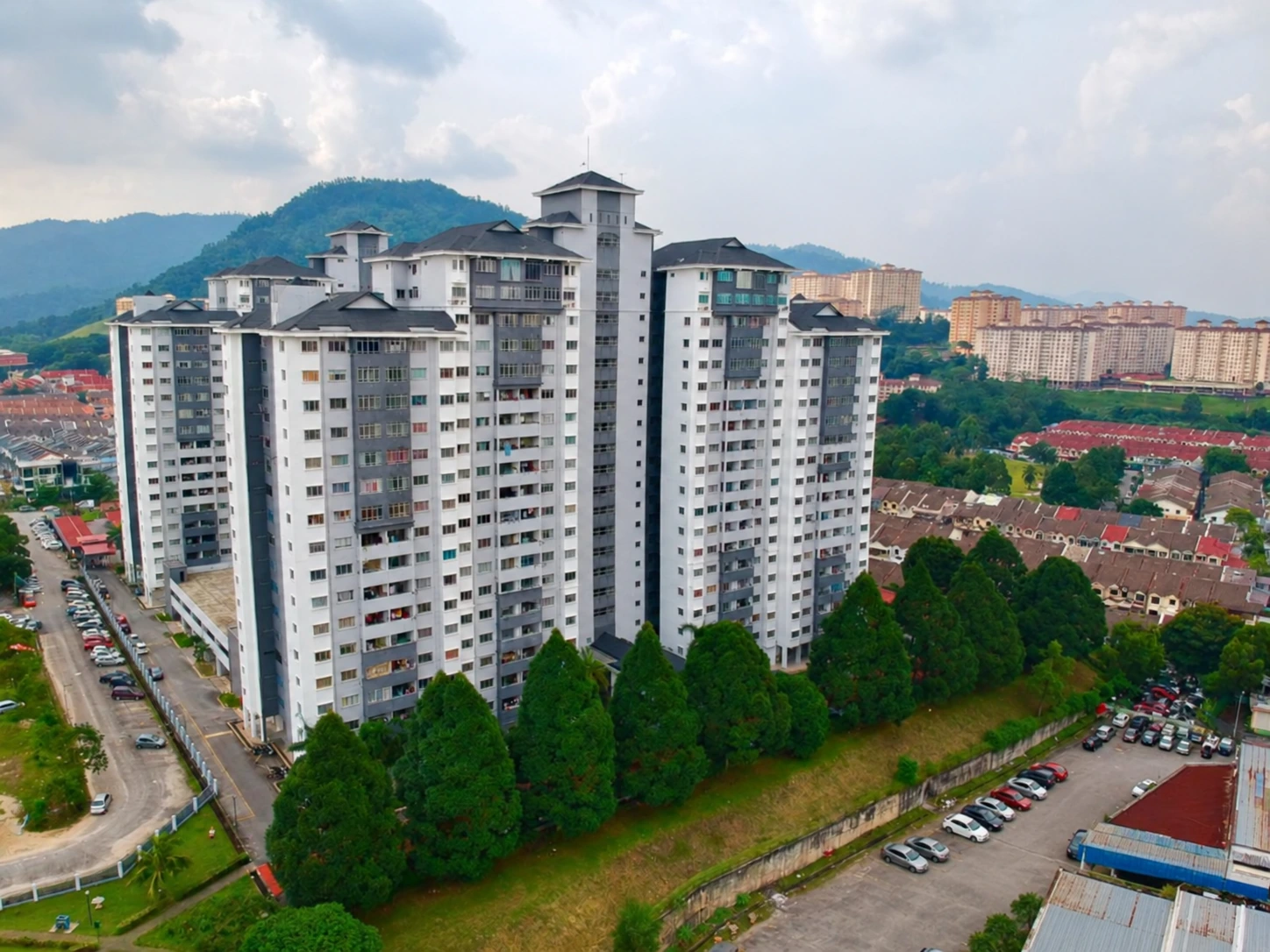 Damansara Suria Apartment — property photo 1