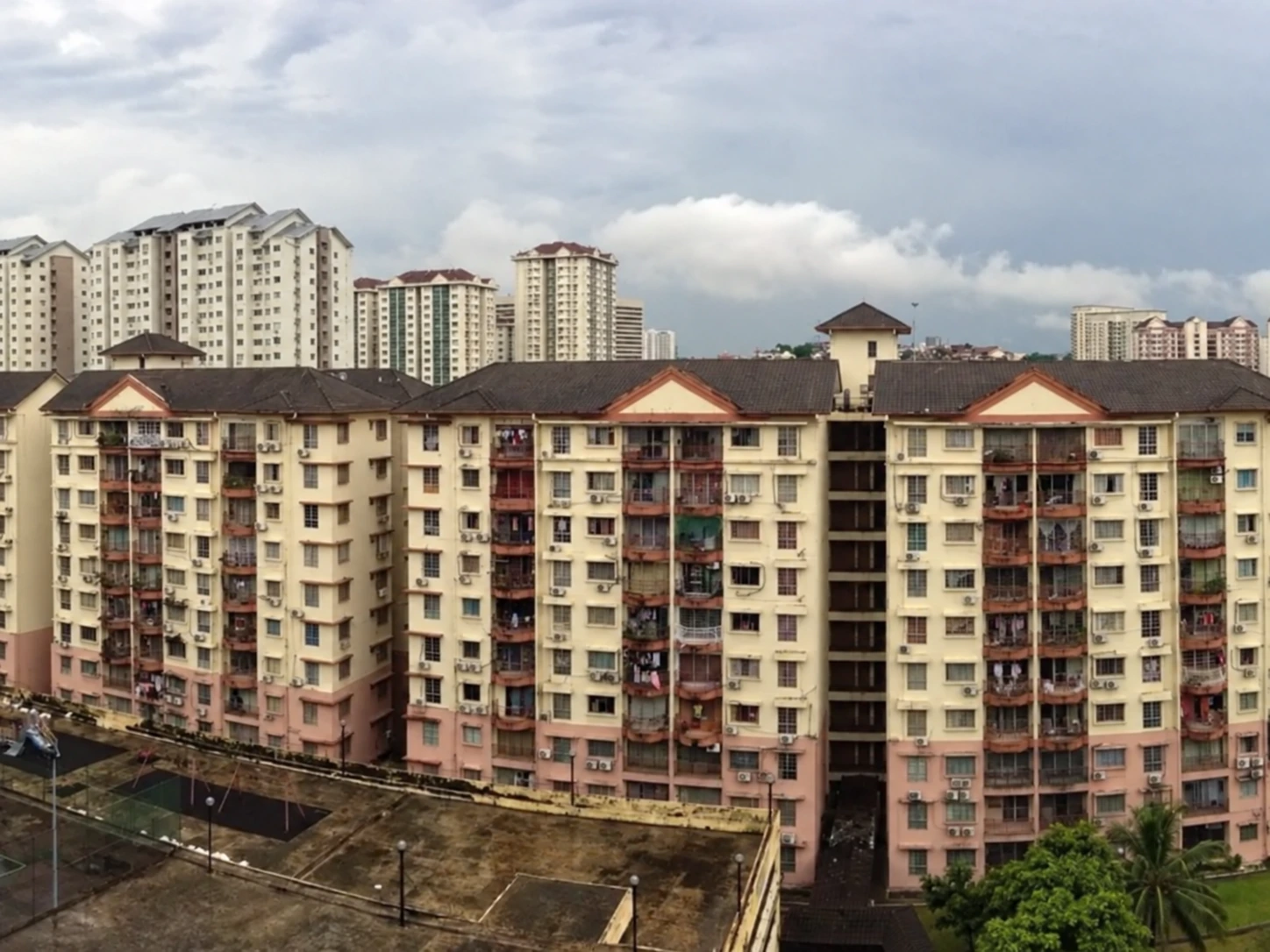 Abadi Indah Condominium — property photo 1