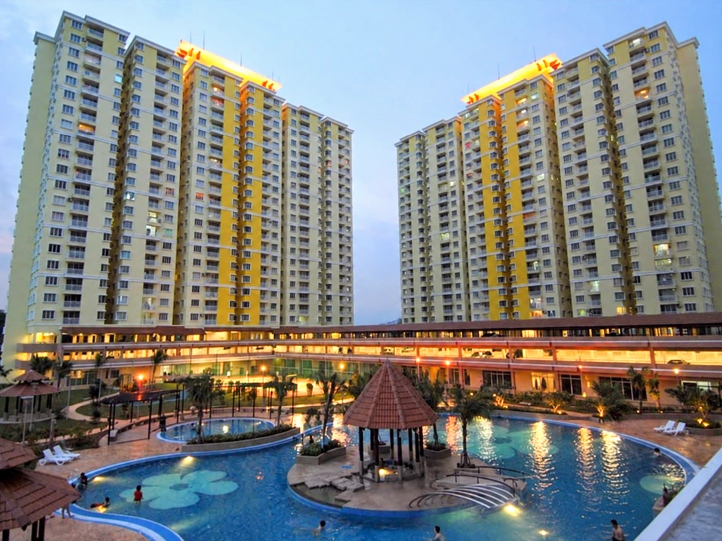 Platinum Lake Condominium — property photo 1