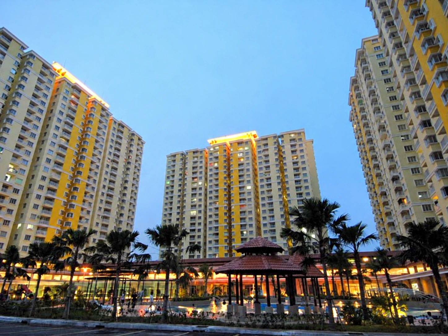 Platinum Lake Condominium — property photo 1