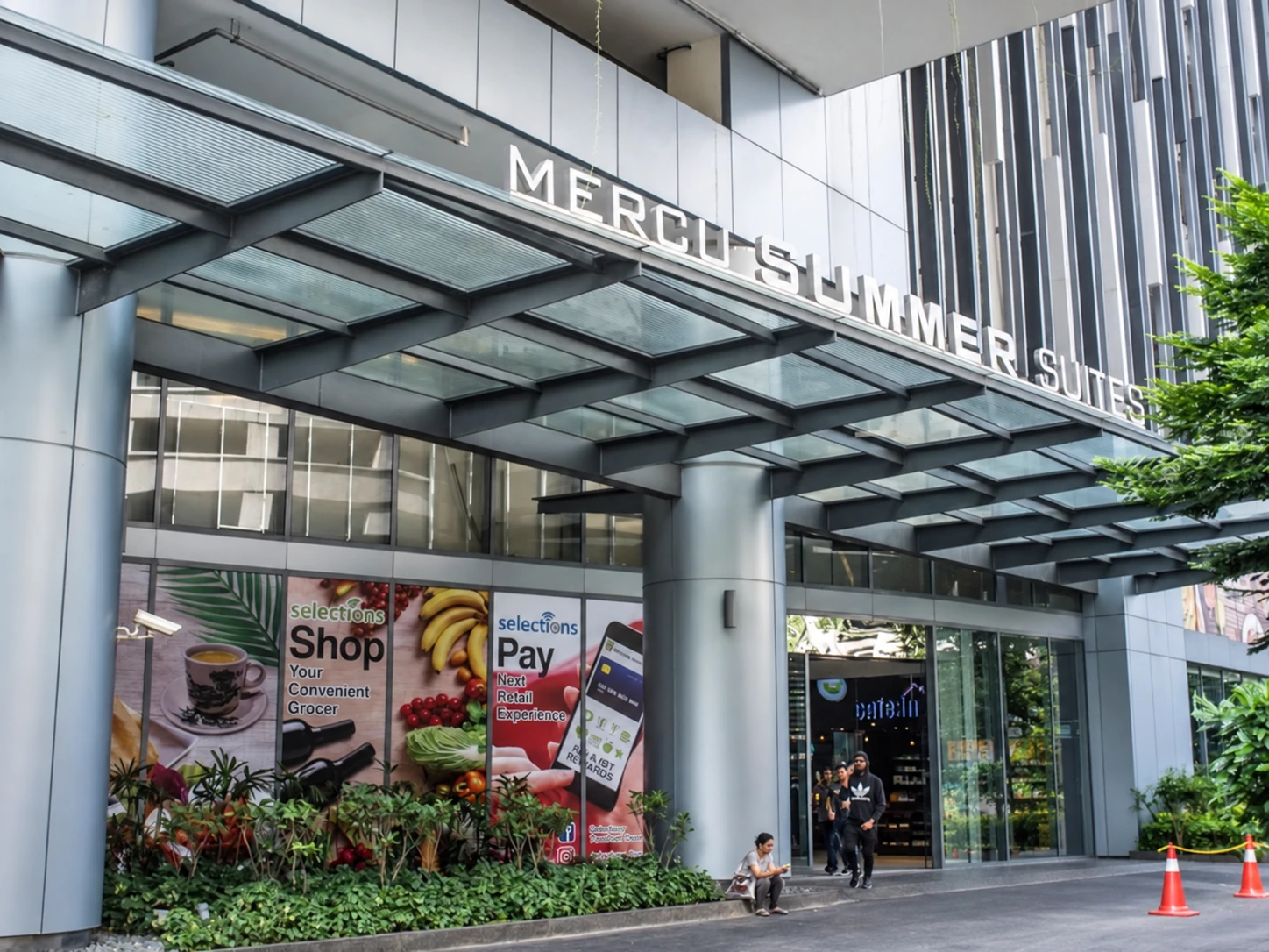 Mercu Summer Suites — property photo 1